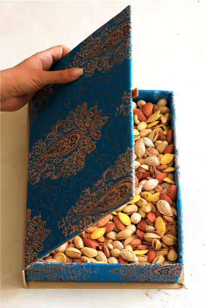 Tavazo Terme-Box with medium roasted nuts